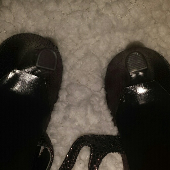 SOLD SOLD SOLD NWOT Lauren Ralph Lauren Strappy Sandals Sz.6B - Picture 4 of 6